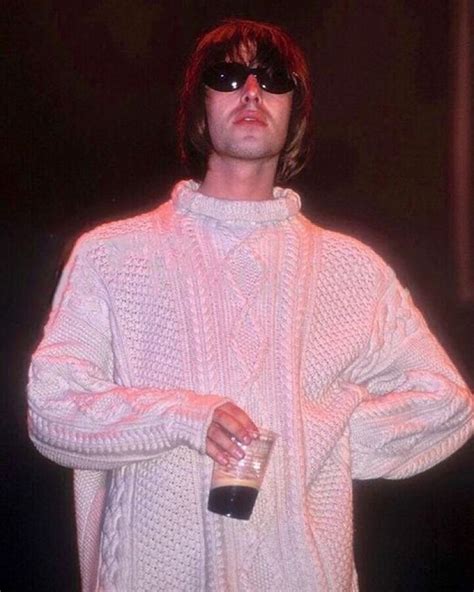 liam gallagher 90s outfits.